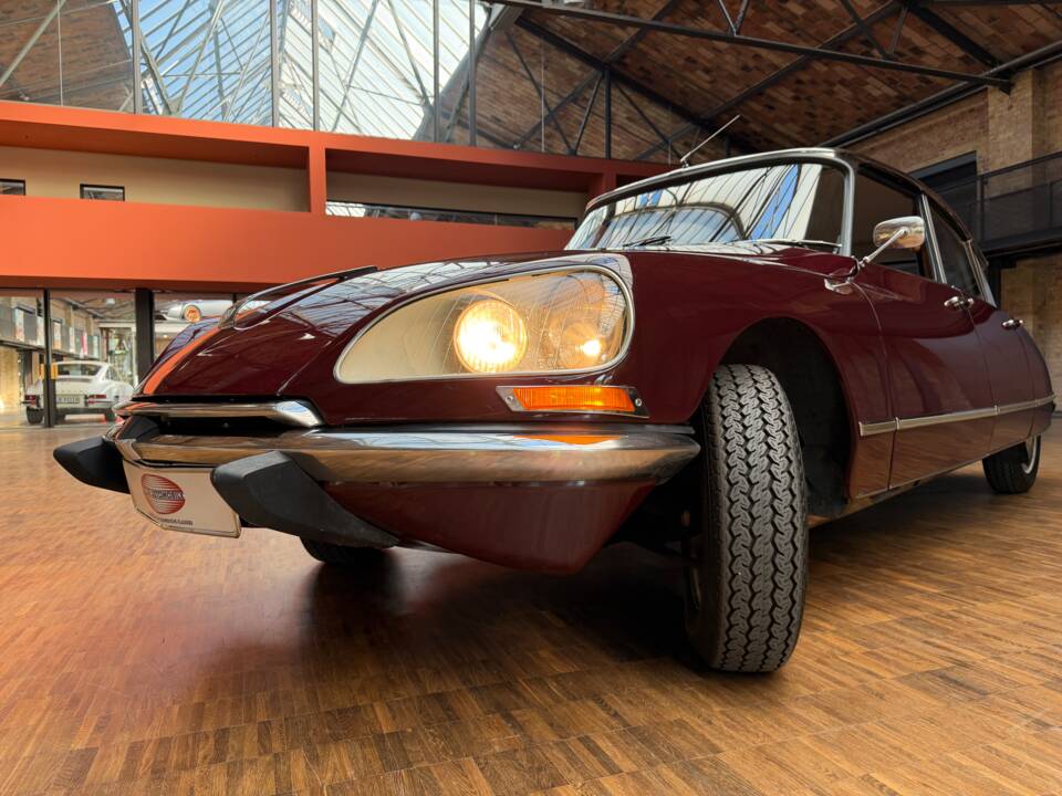 Afbeelding 2/37 van Citroën DS 21 Pallas (1967)