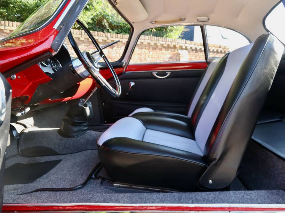 Image 24/50 of Alfa Romeo Giulietta Sprint Speciale (1961)