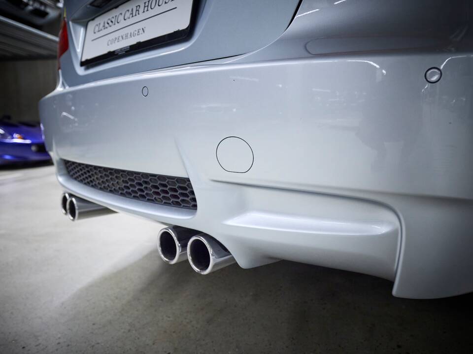 Image 23/100 of BMW M3 (2006)