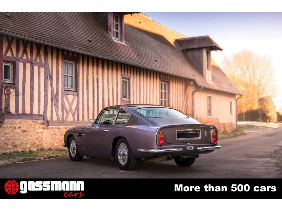 Image 6/15 of Aston Martin DB 6 Vantage (1967)