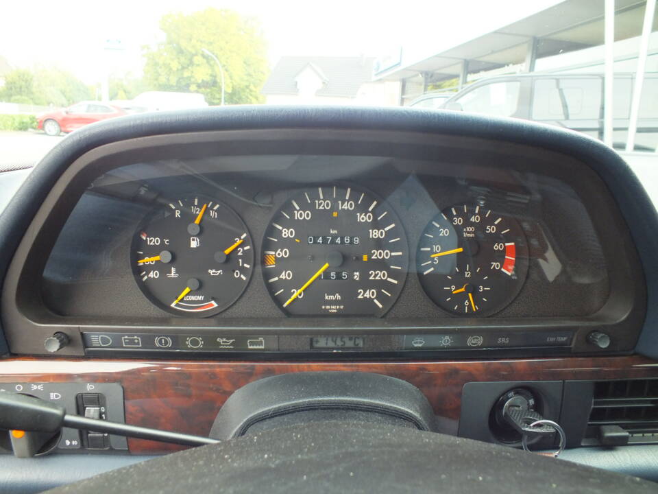 Image 8/14 of Mercedes-Benz 420 SEL (1989)