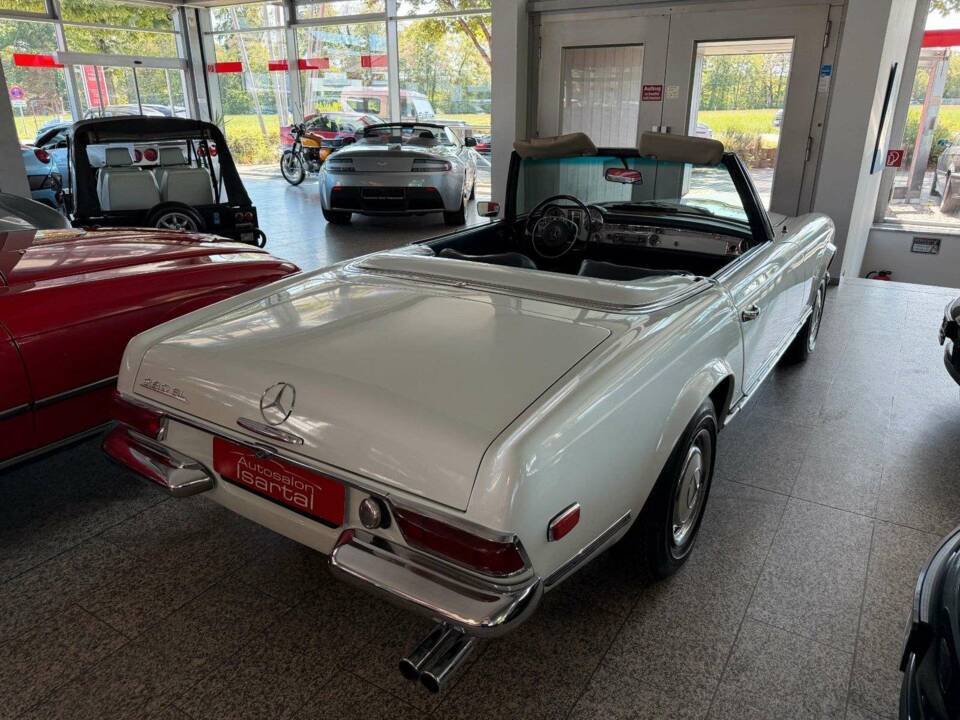 Image 27/42 of Mercedes-Benz 280 SL (1968)