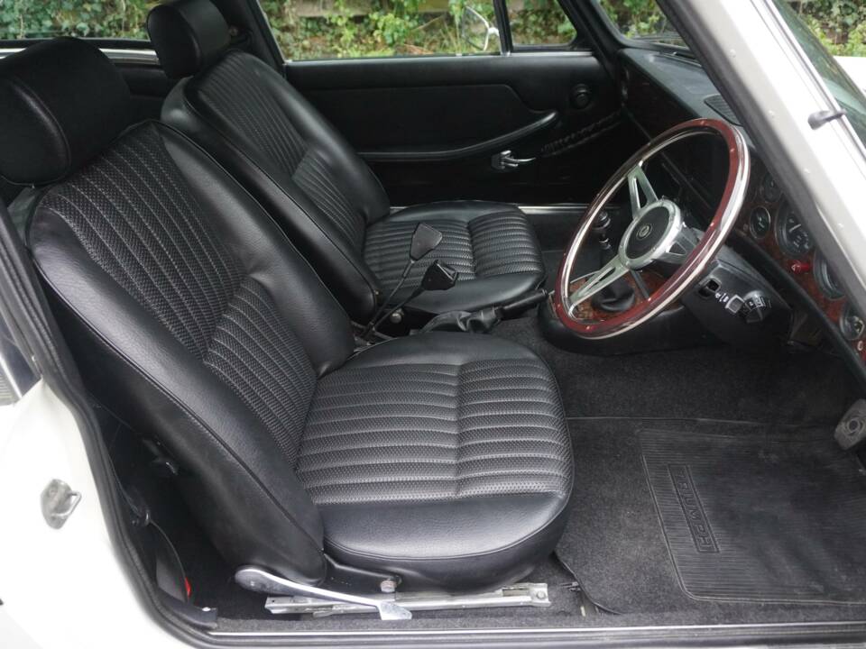 Afbeelding 9/19 van Triumph Stag (1971)