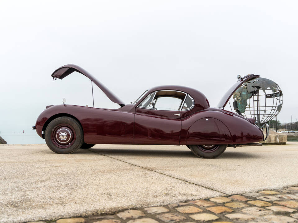 Image 45/50 of Jaguar XK 120 SE FHC (1952)