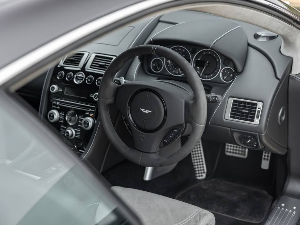 Bild 23/56 von Aston Martin DBS (2010)