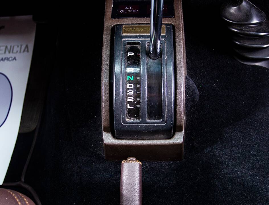 Image 25/42 of Toyota Land Cruiser FJ 62 (1985)