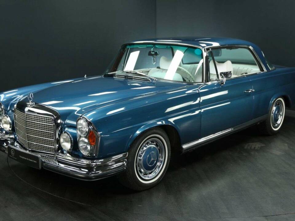 Image 3/50 of Mercedes-Benz 280 SE 3,5 (1971)