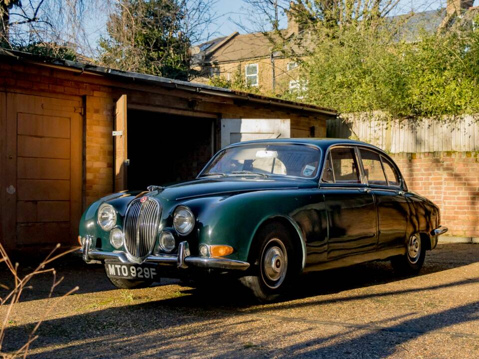 Image 8/33 of Jaguar Type S 3.4 (1968)