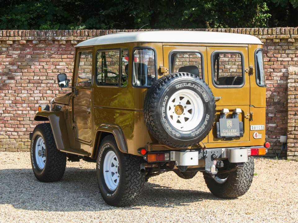 Image 2/50 de Toyota Land Cruiser BJ 40 (1979)