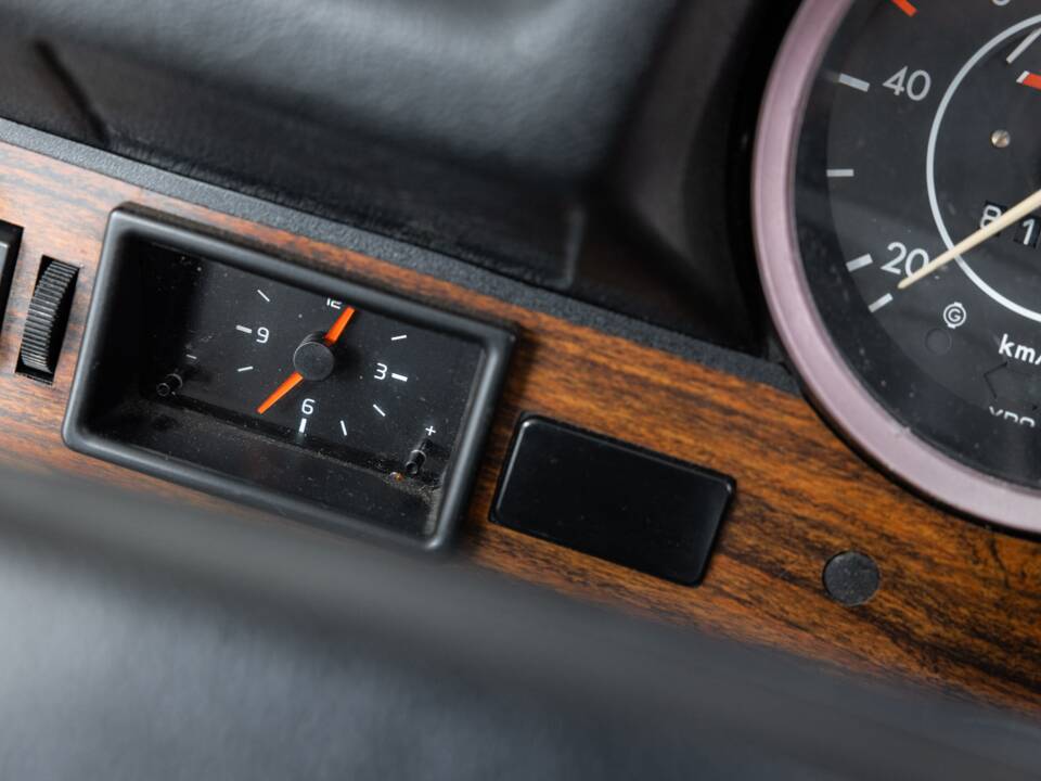 Bild 11/32 von Volkswagen Käfer 1303 LS (1978)