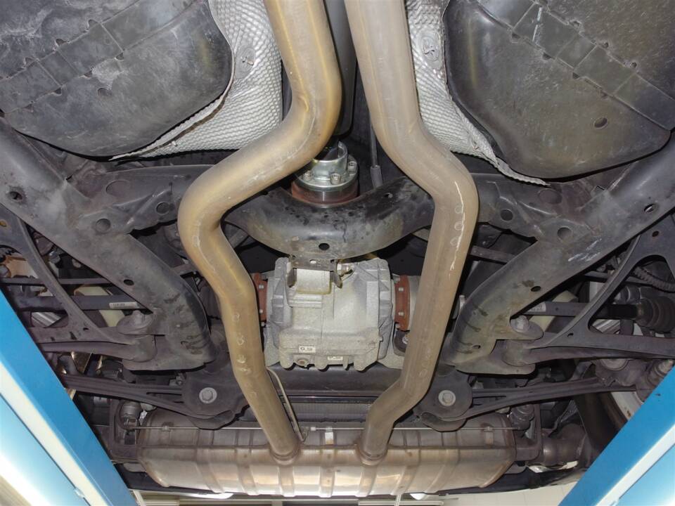 Image 97/98 of Porsche Cayenne GTS (2008)