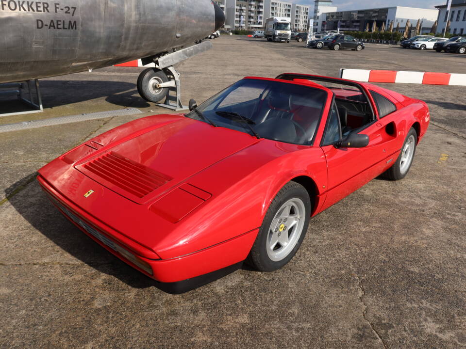 Image 6/10 of Ferrari 328 GTS (1988)