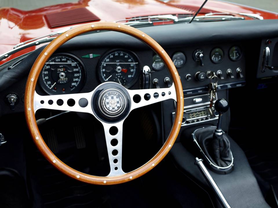 Immagine 6/22 di Jaguar E-Type 3.8 (1964)
