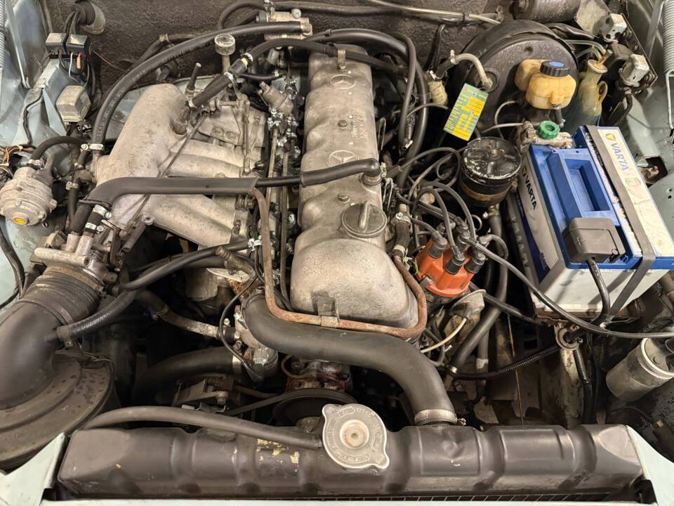 Image 11/20 of Mercedes-Benz 250 SE (1967)