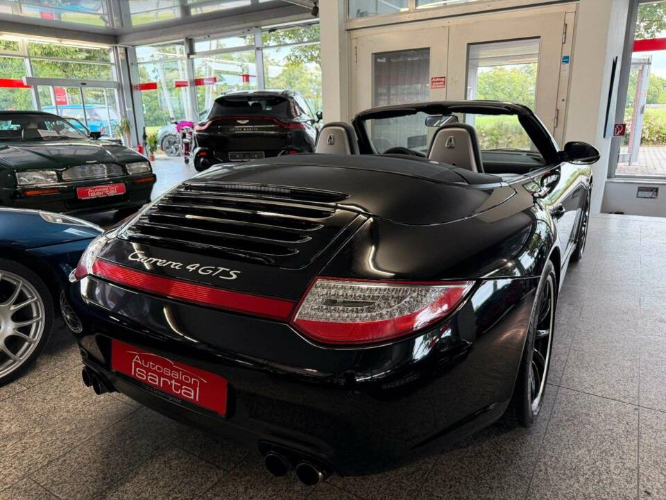 Afbeelding 38/43 van Porsche 911 Carrera 4 GTS (2011)