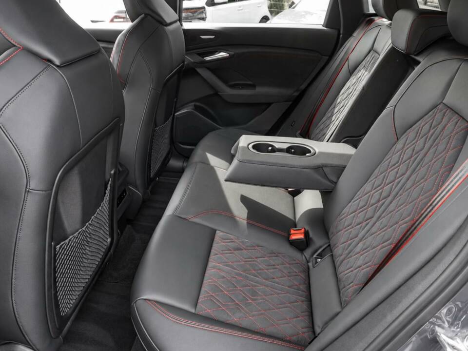 Bild 7/8 von Audi Q6 e-tron quattro (2024)