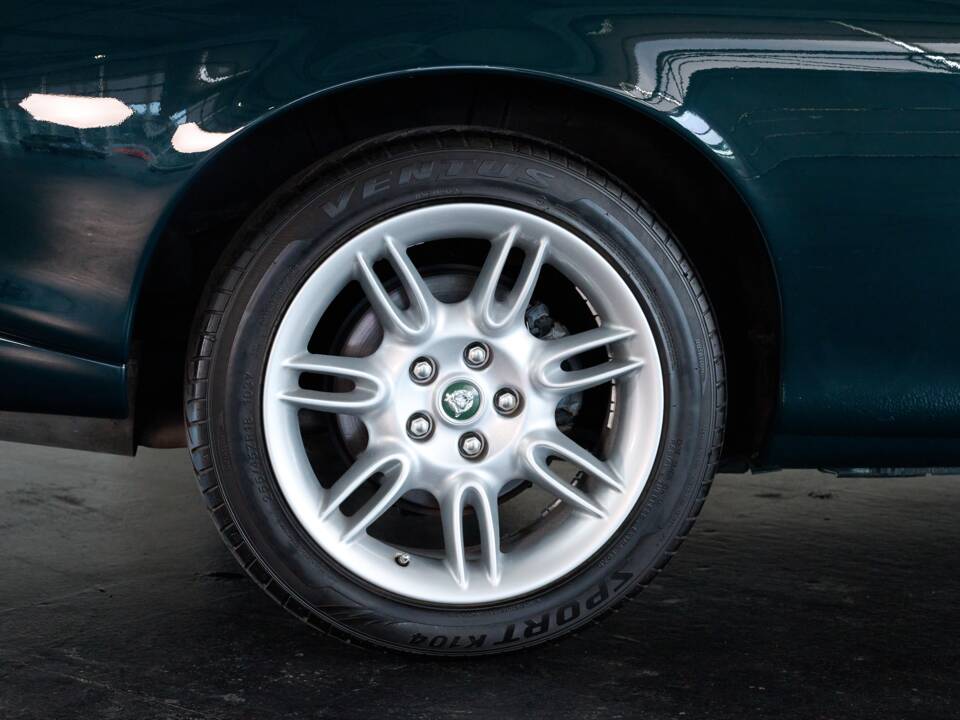 Bild 39/50 von Jaguar XK8 4.0 (2002)