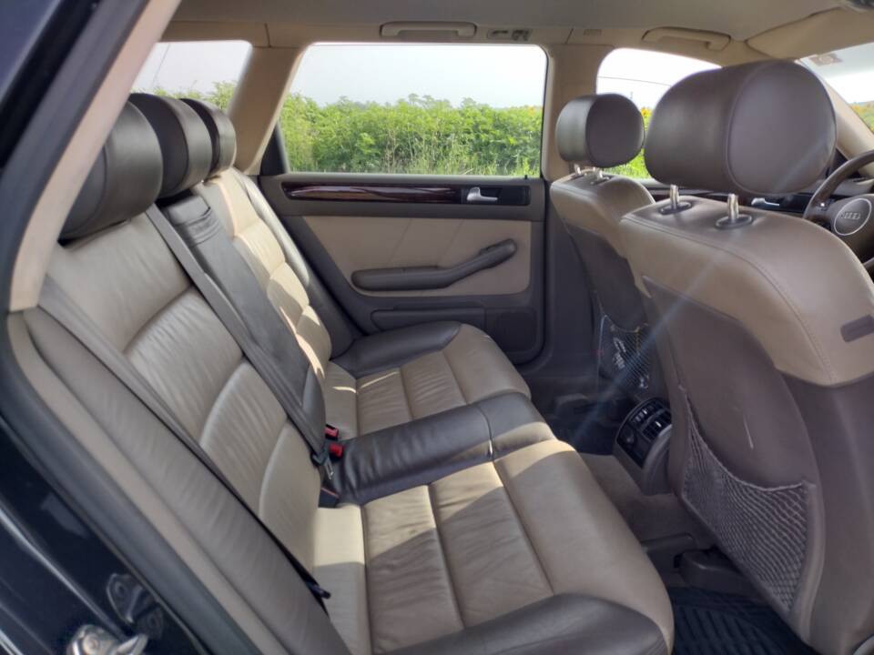 Image 9/9 de Audi A6 2.5 TDI allroad quattro (2005)