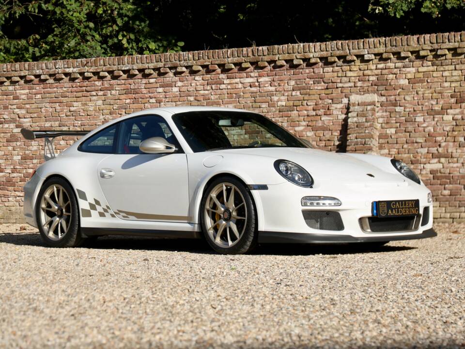 Image 32/50 de Porsche 911 GT3 RS (2010)