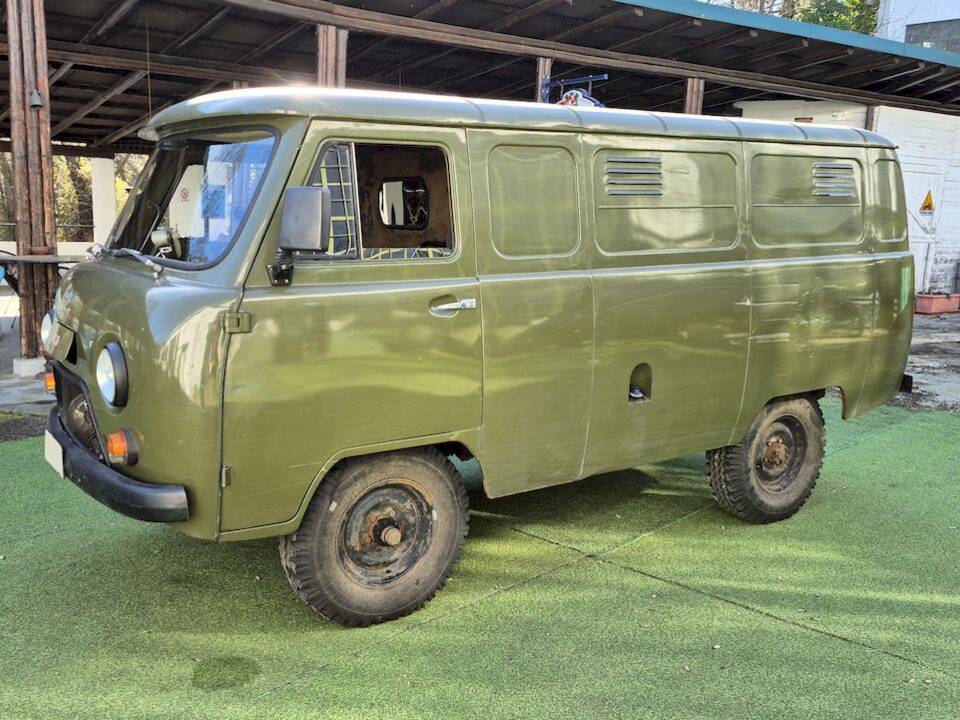 Image 1/51 of UAZ 3741 (1991)