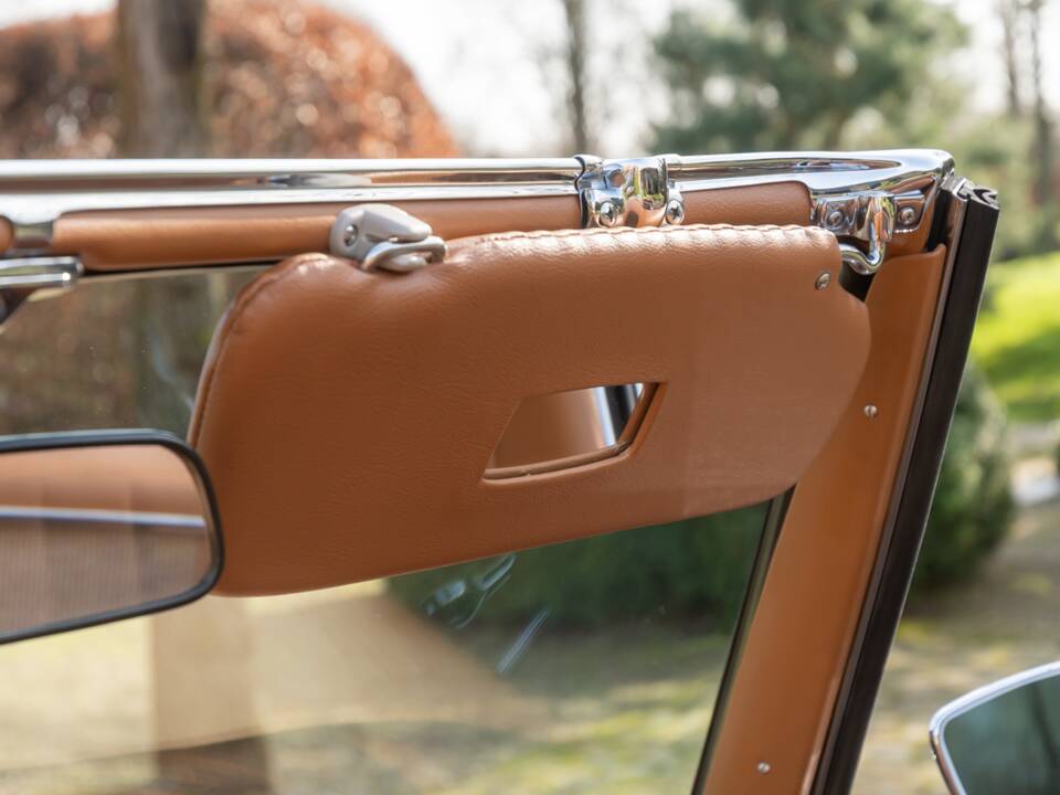 Image 14/35 de Mercedes-Benz 230 SL (1963)