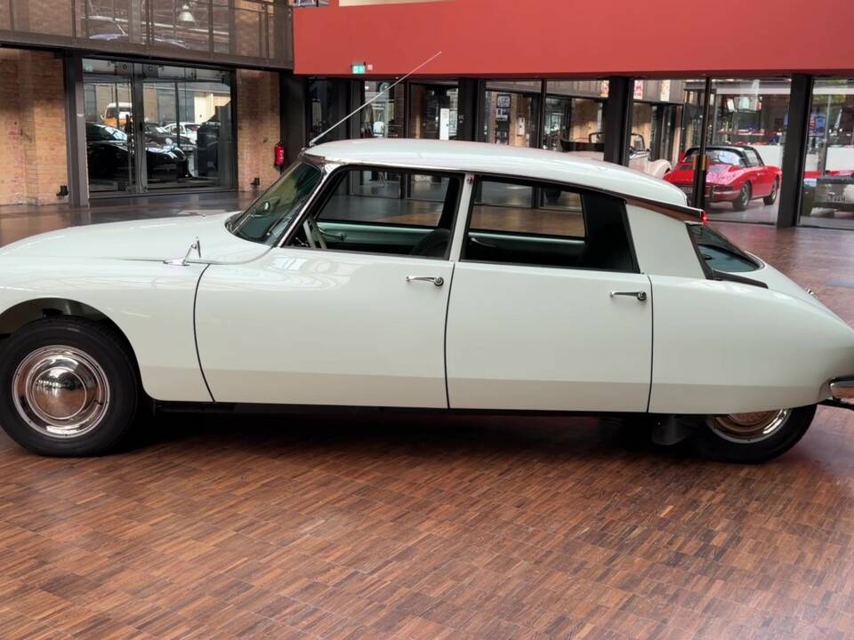 Immagine 17/43 di Citroën ID 19 (1958)