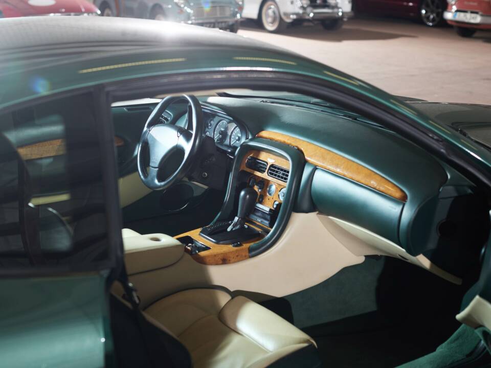 Bild 26/34 von Aston Martin DB 7 Vantage (2000)