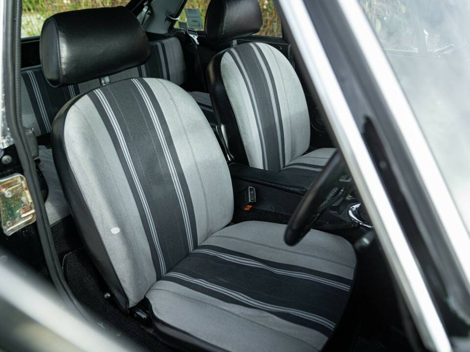 Image 37/50 of MG MGB GT (1978)