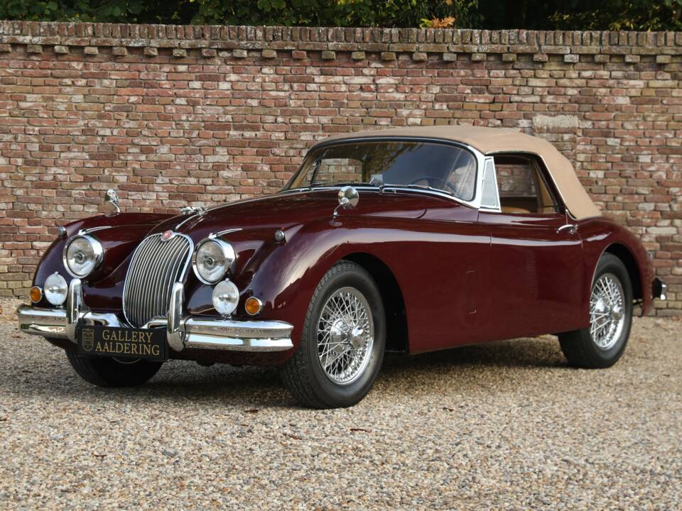 Immagine 10/50 di Jaguar XK 150 SE DHC (1958)