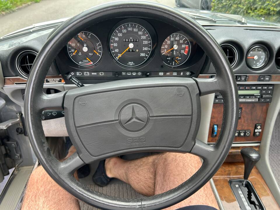 Image 13/36 of Mercedes-Benz 560 SL (1989)
