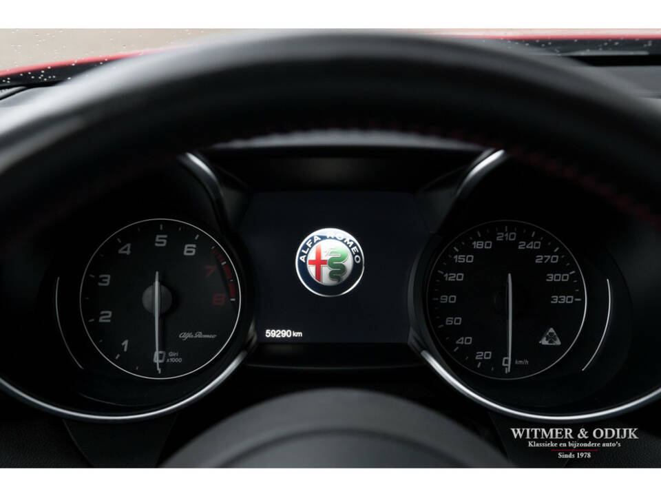 Image 35/49 de Alfa Romeo Giulia Quadrifoglio (2017)