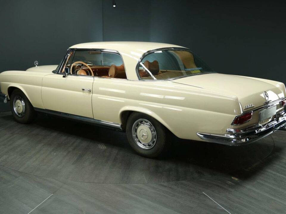 Afbeelding 4/50 van Mercedes-Benz 280 SE (1969)