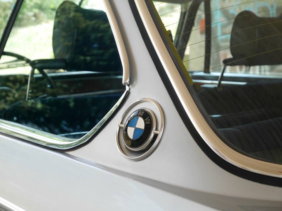 Bild 14/26 von BMW 3.0 CSi (1900)