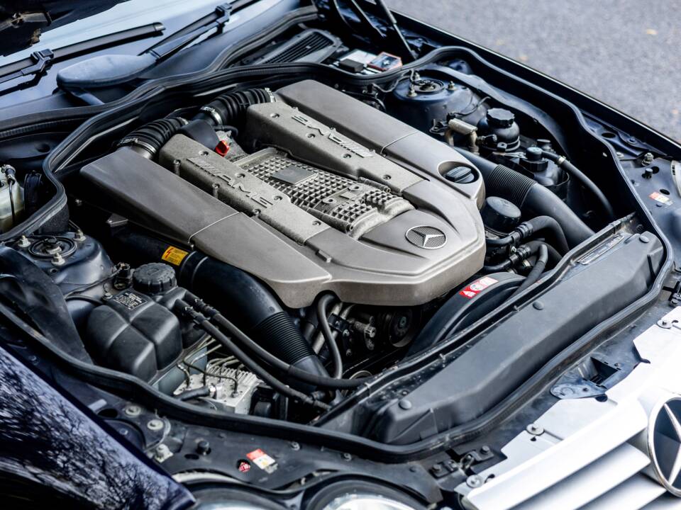 Bild 6/50 von Mercedes-Benz SL 55 AMG (2004)