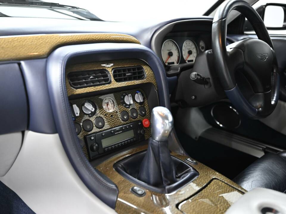 Image 47/50 of Aston Martin DB 7 GT (2004)