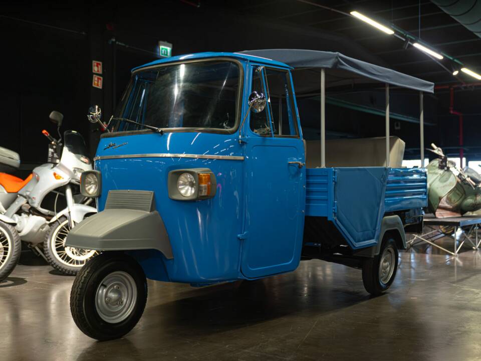Bild 2/29 von Piaggio Vespa APE 600 MP (1976)