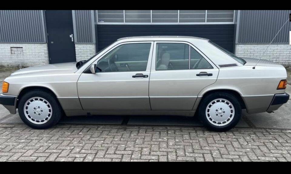 Image 4/8 of Mercedes-Benz 190 D (1991)