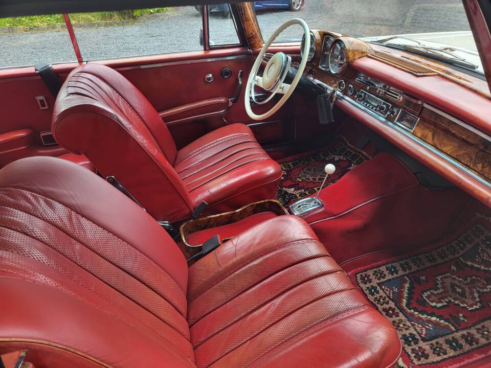 Imagen 28/49 de Mercedes-Benz 250 SE (1966)