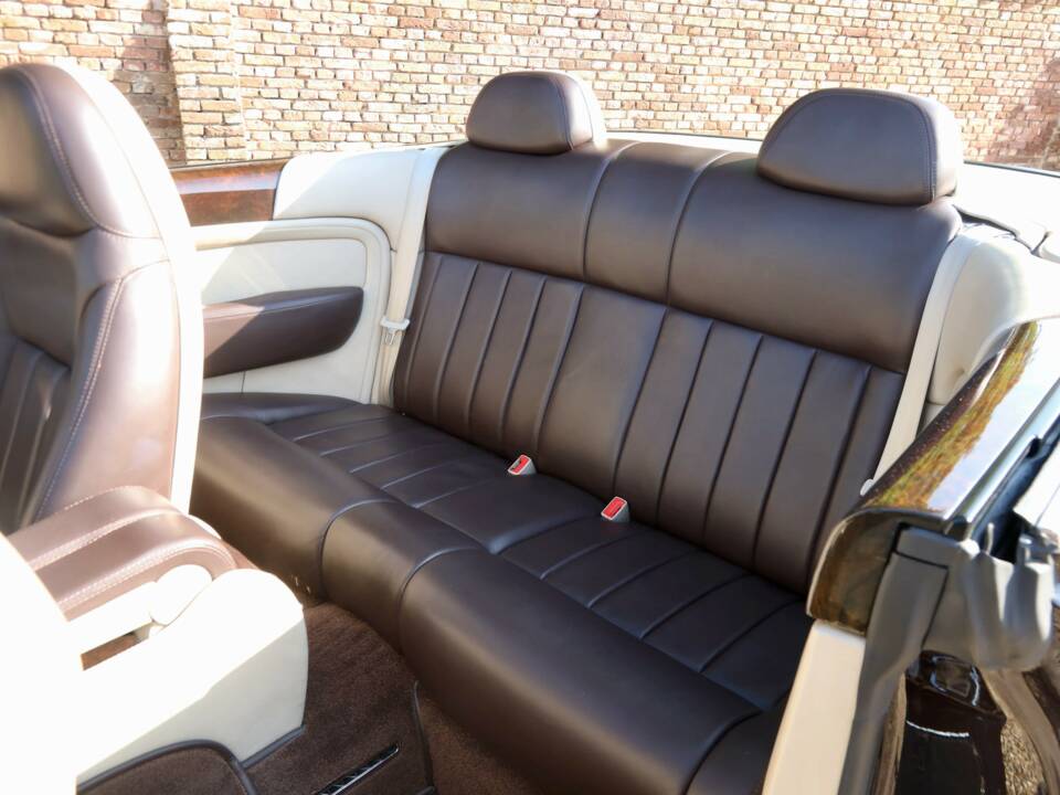 Image 32/50 de Bentley Azure (2008)