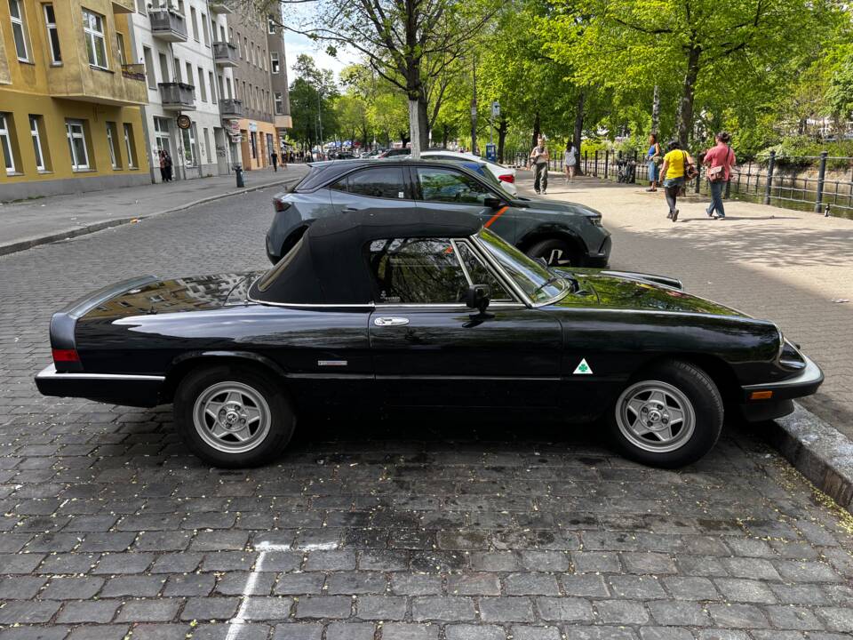 Bild 6/6 von Alfa Romeo 2.0 Spider (1988)