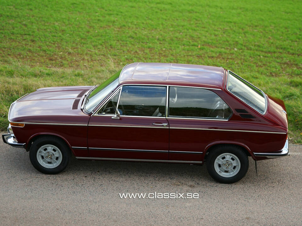 Immagine 2/30 di BMW Touring 2000 tii (1972)