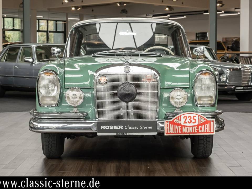 Bild 8/15 von Mercedes-Benz 220 S b (1963)