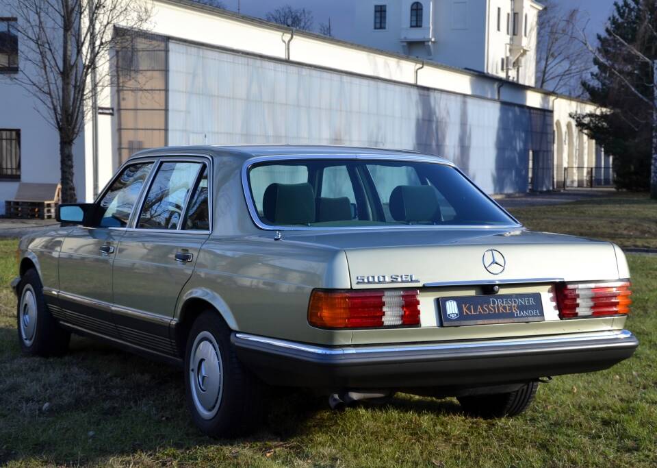 Imagen 5/25 de Mercedes-Benz 500 SEL (1984)