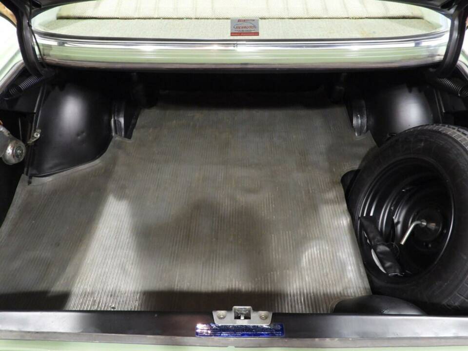 Bild 10/15 von Mercedes-Benz 200 D (1972)