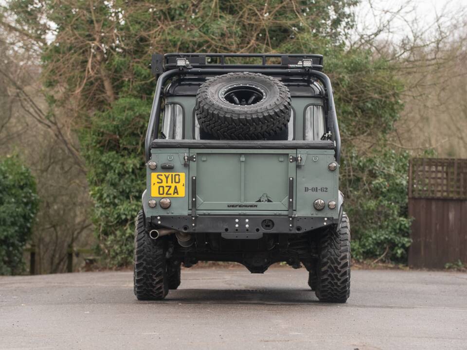Image 39/50 de Land Rover Defender 110 Crew Cab SE (2010)