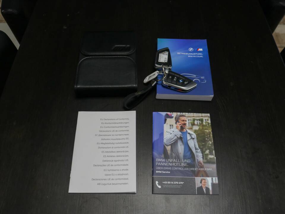 Bild 17/17 von BMW M4 CSL (2022)