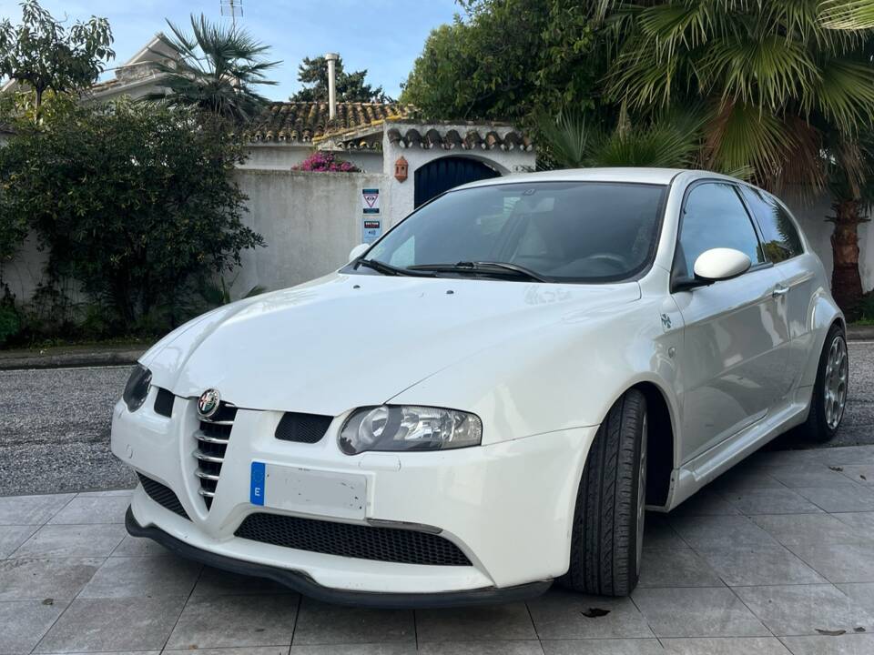 Imagen 3/9 de Alfa Romeo 147 3.2 GTA (2004)