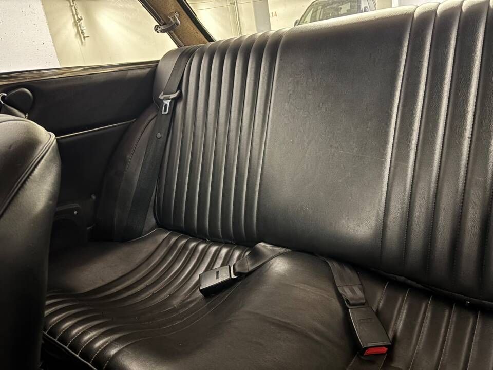 Afbeelding 23/33 van Alfa Romeo Giulia 1600 GT Junior (1972)