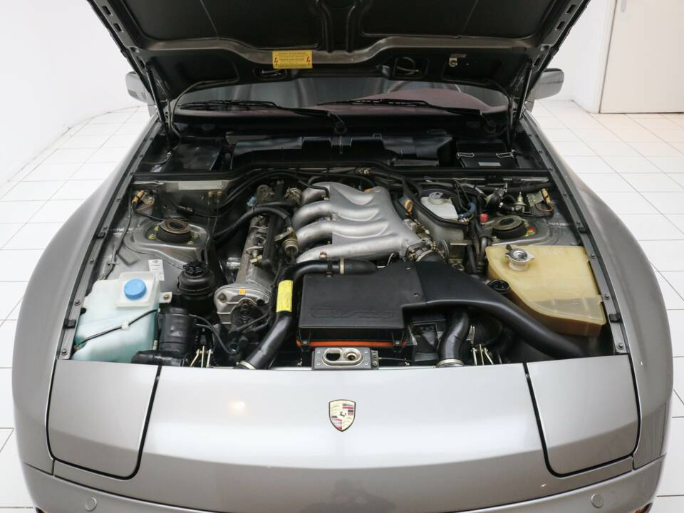 Bild 11/19 von Porsche 944 Turbo (1988)