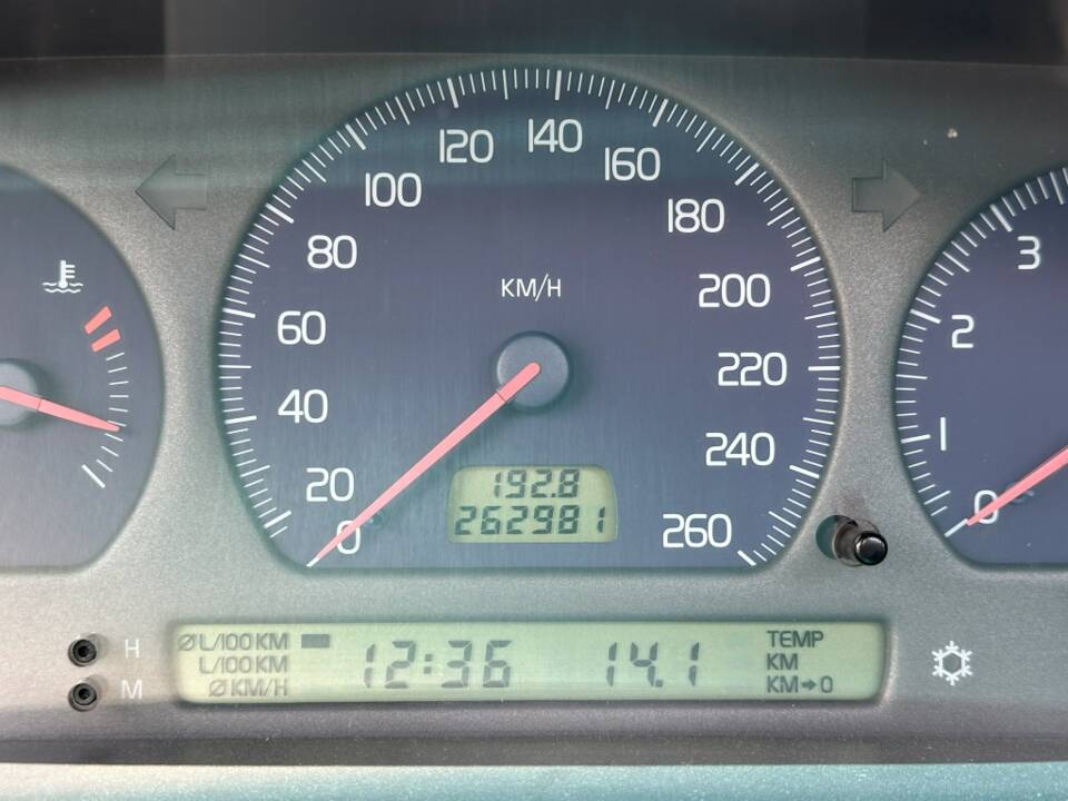 Afbeelding 11/20 van Volvo V70 R (1997)